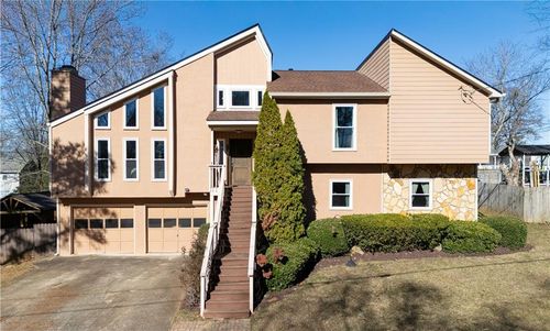 1764 Blackwillow Dr, Marietta, GA, 30066-1952 | Card Image