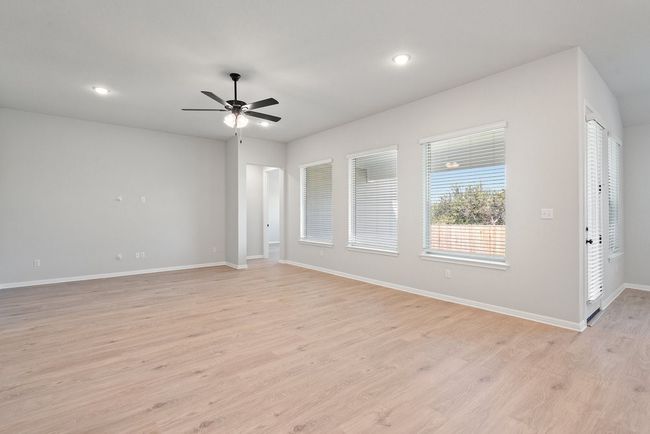 280 Treadwell Ln, House other with 3 bedrooms, 2 bathrooms and 4 parking in Kyle TX | Image 13