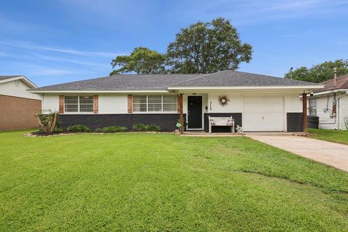 715 N 24th St, Nederland, TX, 77627-5822 | Card Image