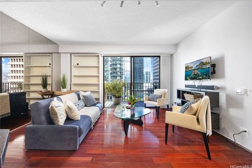 12g-225 Queen Street, Honolulu, HI, 96813 | Card Image