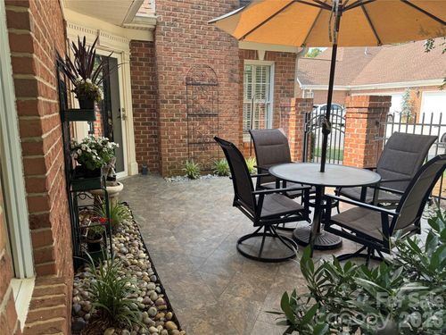 7424 Hurstbourne Green Dr, Charlotte, NC, 28277-2501 | Card Image