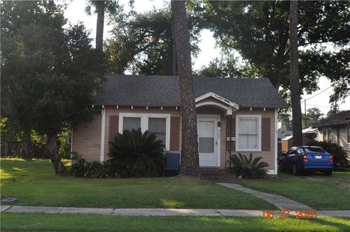 569 Apple St, Norco, LA, 70079-2313 | Card Image