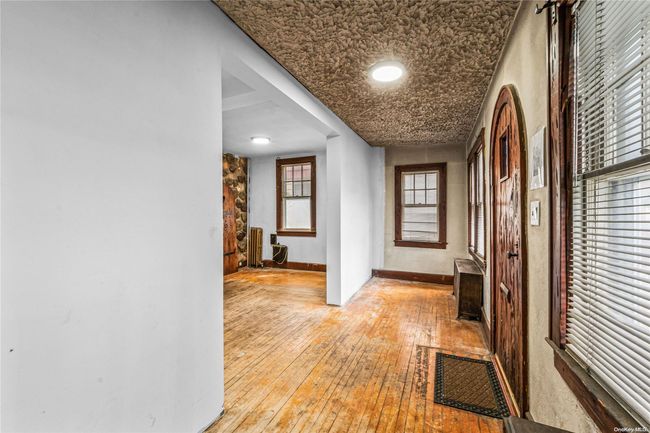 164-30 77 Th Rd, House other with 2 bedrooms, 1 bathrooms and null parking in Fresh Meadows NY | Image 4