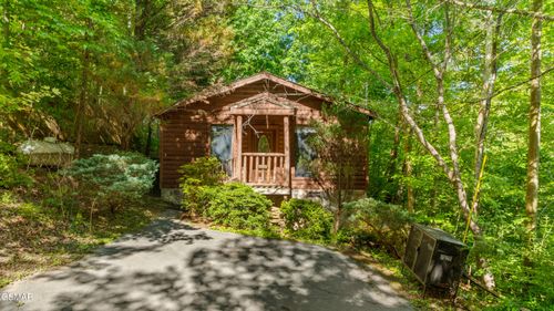 3112 Cove Creek Way, Sevierville, TN, 37862-7663 | Card Image
