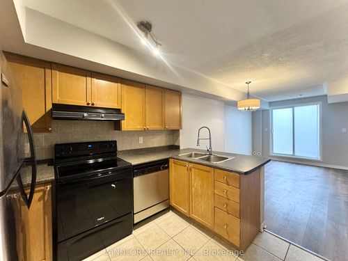 91-65 Turntable Cres, Toronto, ON, M6H4K8 | Card Image
