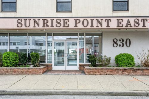 3q-830 Shore Rd, Long Beach, NY, 11561-5403 | Card Image