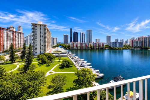 1117-290 174th St, Sunny Isles Beach, FL, 33160-3251 | Card Image