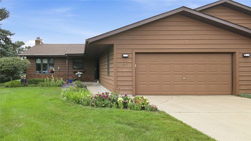 3354 Westhaven Ct, Eau Claire, WI, 54701-7100 | Card Image