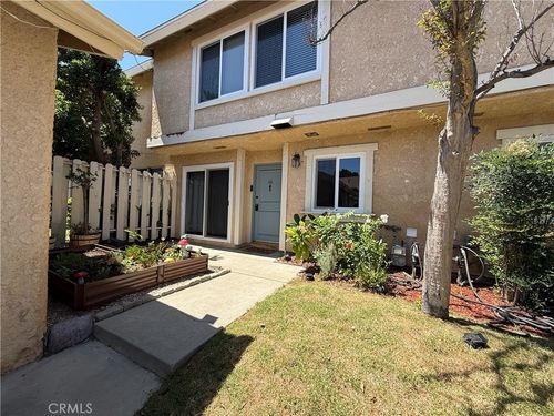 43-10125 De Soto Ave, Chatsworth, CA, 91311 | Card Image