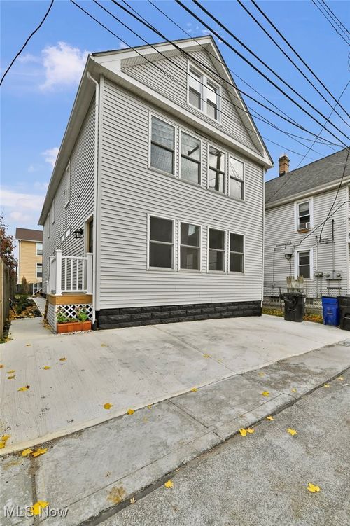 2525 Thurman Ave, Cleveland, OH, 44113-4602 | Card Image