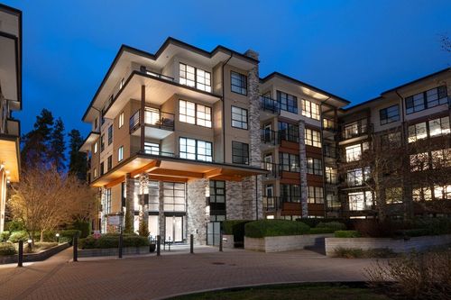 102 - 1152 Windsor Mews, Condo with 3 bedrooms, 2 bathrooms and 2 parking in Coquitlam BC | Card Image