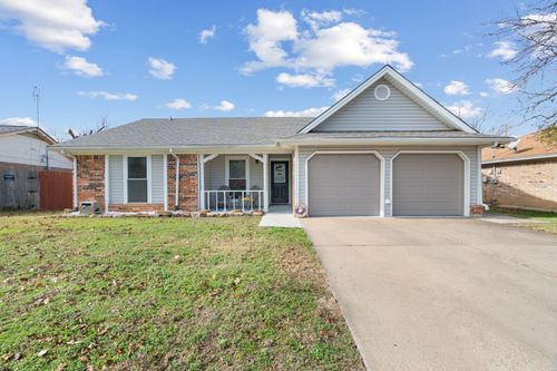 7629 Cedarhill Rd, Watauga, TX, 76148-1657 | Card Image
