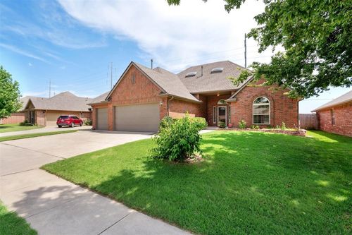 9024 Nw 79th Ter, Yukon, OK, 73099-8819 | Card Image