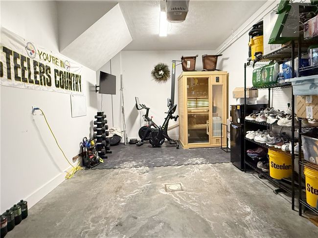 Deep 1 car garage | Image 22