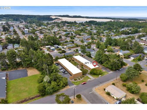 apt-11-1260 10th St, Florence, OR, 97439-7422 | Card Image
