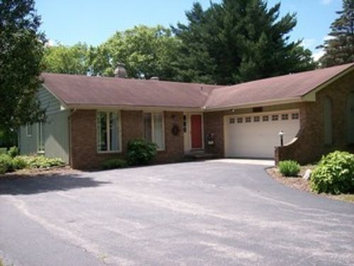 1550 Fairside Dr, Sandwich, IL, 60548-1401 | Card Image