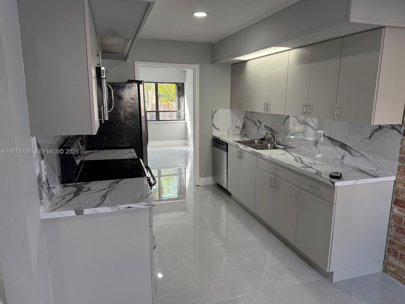 Residential in Hollywood 4
