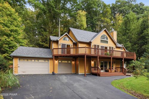 1453 Lakeland Dr, Lake Ariel, PA, 18436-8754 | Card Image