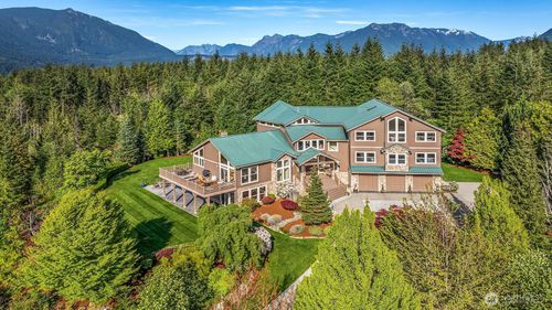 15803 Uplands Way Se, North Bend, WA, 98045-9504 | Card Image