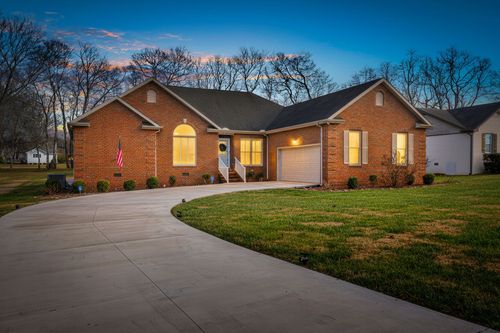 103 Laurelwood Dr, Shelbyville, TN, 37160-2135 | Card Image