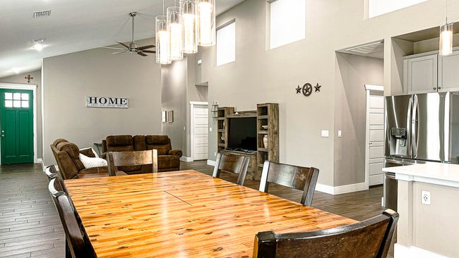 Family Dining Area | Image 9