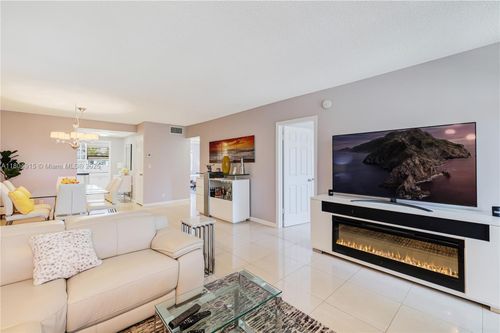apt-308-3181 S Ocean Dr, Hallandale Beach, FL, 33009-7225 | Card Image