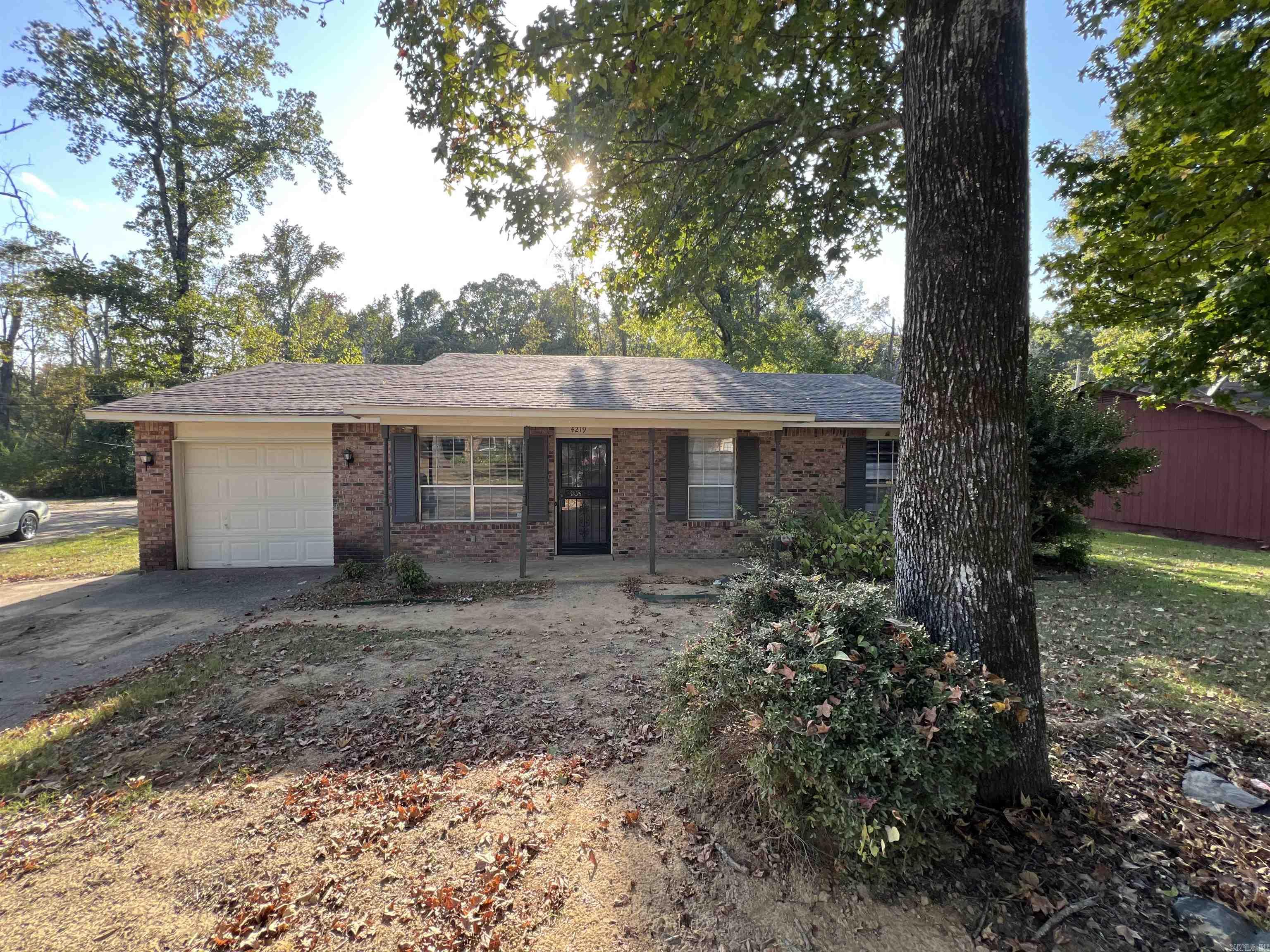 Arehart Dr, Little Rock, AR 72209