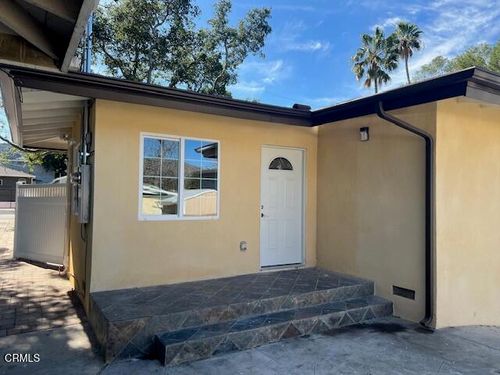 8209 Grenoble St, Sunland, CA, 91040-2813 | Card Image