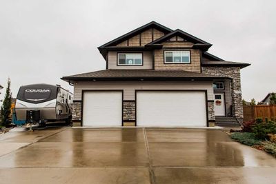 10506 152 B Ave, House detached with 5 bedrooms, 3 bathrooms and 5 parking in Grande Prairie AB | Image 1