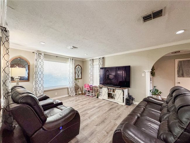 447 Santa Monica Pl, House other with 3 bedrooms, 2 bathrooms and null parking in Corpus Christi TX | Image 4