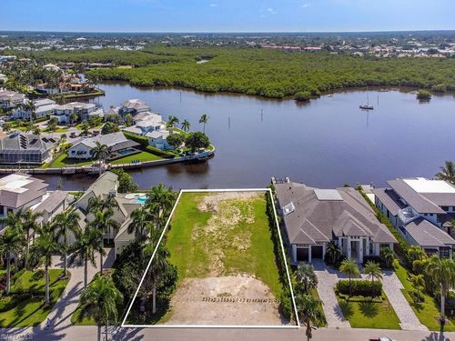 2375 Tarpon Rd, NAPLES, FL, 34102-1561 | Card Image