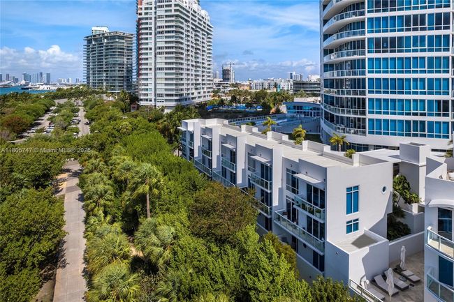 UNIT-13 - 100 S Pointe Dr, Condo with 3 bedrooms, 4 bathrooms and null parking in Miami Beach FL | Image 58