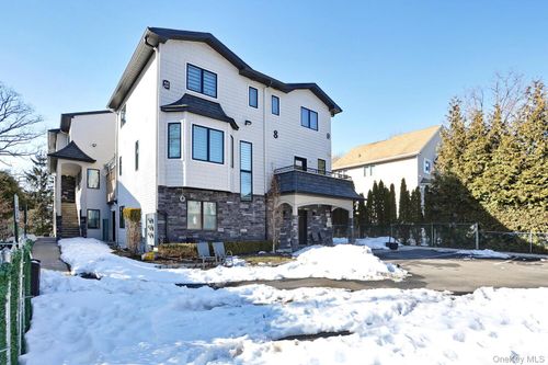 213-8 Neil Rd, Spring Valley, NY, 10977-4346 | Card Image