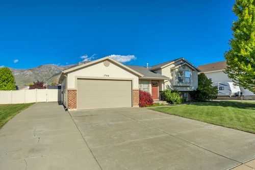 1764 300, North Ogden, UT, 84414-7315 | Card Image