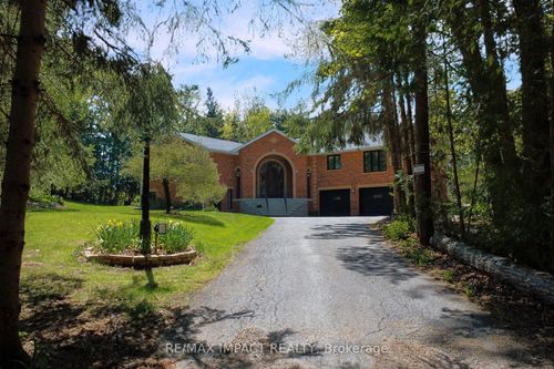 215 Raglan Rd W, Oshawa, ON, L1H0N5 | Card Image