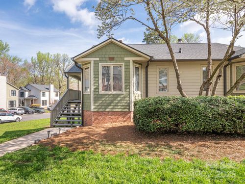 1022 Kenilworth Ct Nw, Concord, NC, 28027-8621 | Card Image