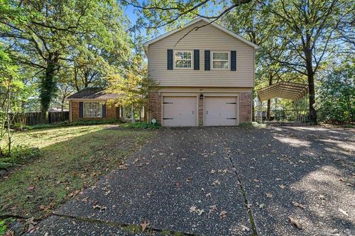 8 Minnehaha Ct, North Little Rock, AR, 72116-4319 | Card Image