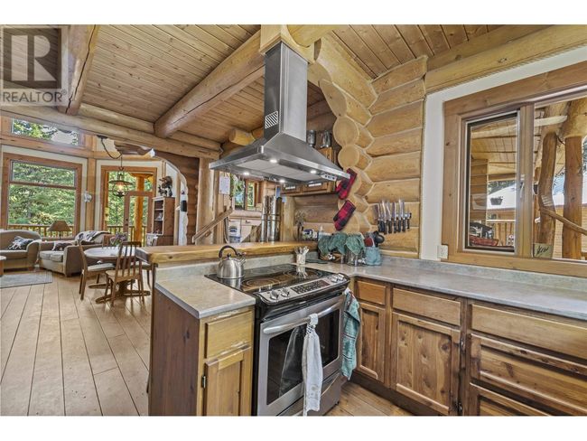 7445 Shertinlib Rd, House other with 2 bedrooms, 3 bathrooms and null parking in Lone Butte BC | Image 15