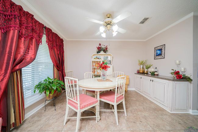 204 Rusty Ln, House other with 3 bedrooms, 2 bathrooms and null parking in Gladewater TX | Image 4