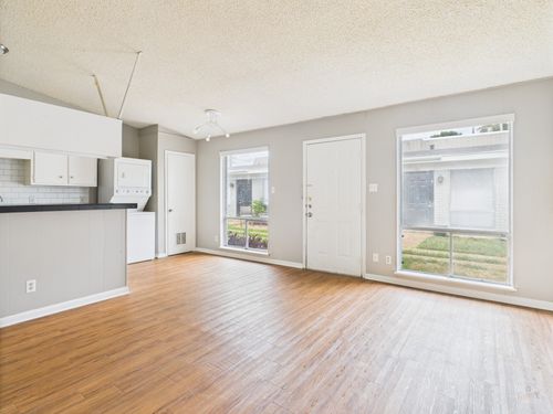 apt-104-616 W 51st St, Austin, TX, 78751-2335 | Card Image