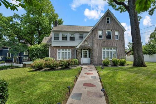 2 Rockland Ave, Yonkers, NY, 10705-1619 | Card Image