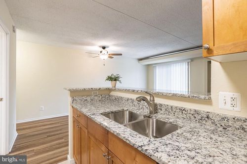 apt-318-75 S Reynolds St, ALEXANDRIA, VA, 22304-3155 | Card Image