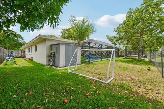1321 Nw 75 Th Ter, House other with 3 bedrooms, 2 bathrooms and null parking in Plantation FL | Image 21