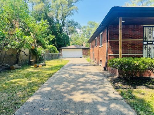 17221 Sunset St, Detroit, MI, 48212-1218 | Card Image