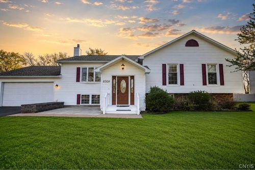 8309 Greenview Dr, Rome, NY, 13440-1918 | Card Image