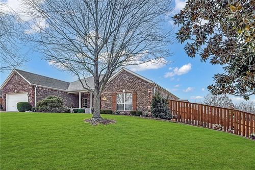 1661 N Cannondale Dr, Fayetteville, AR, 72704-6945 | Card Image