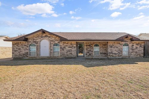 2001 San Jacinto Dr, Arlington, TX, 76012-1753 | Card Image