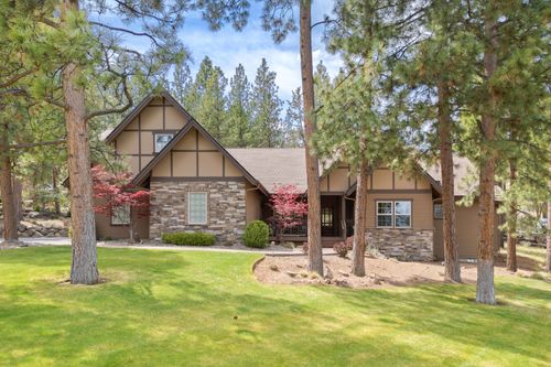 2677 Nw Champion Cir, Bend, OR, 97703-8674 | Card Image