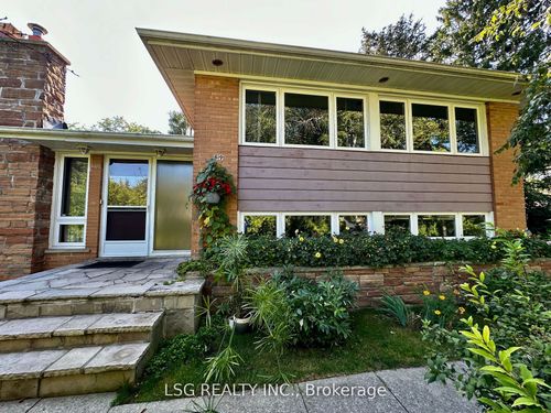 59 Ravenscroft Cir, North York, ON, M2K1X1 | Card Image
