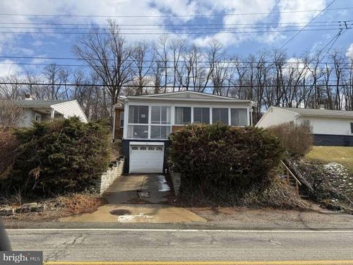 327 Foster Road, North Versailles, PA, 15137 | Card Image